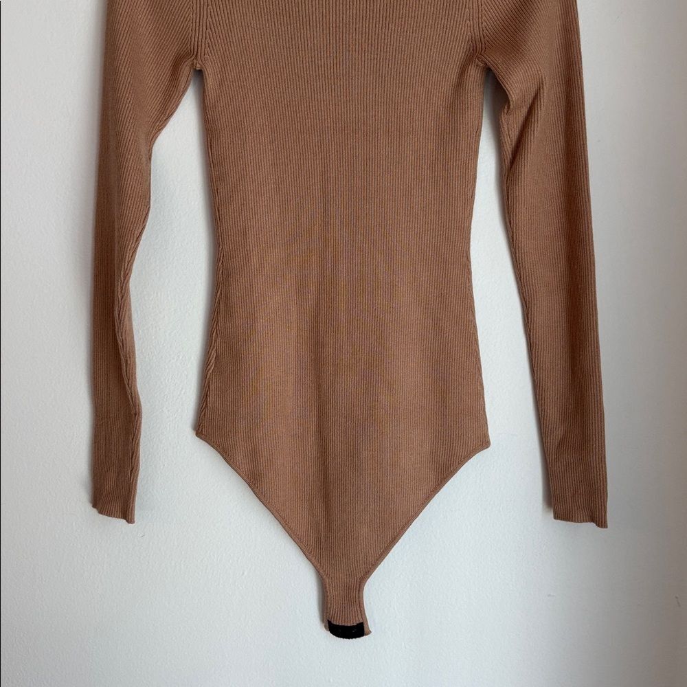 Lulu's ribbed knit cutout Camel Long Sleeve Bodysuit Women’s small NWT mock neck - Picture 15 of 16